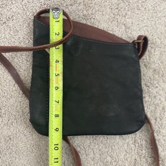 Zipper top black and brown cross body bag - Picture 4 of 5